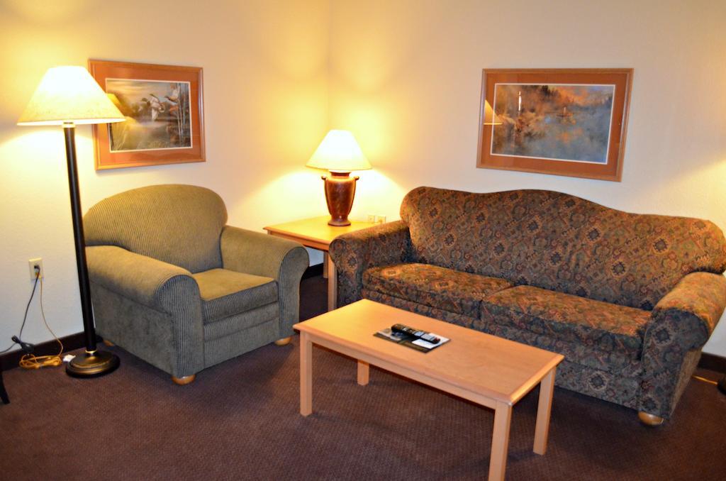 Fossil Creek Hotel & Suites Russell Rom bilde
