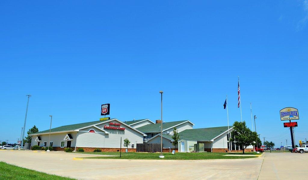Fossil Creek Hotel & Suites Russell Eksteriør bilde