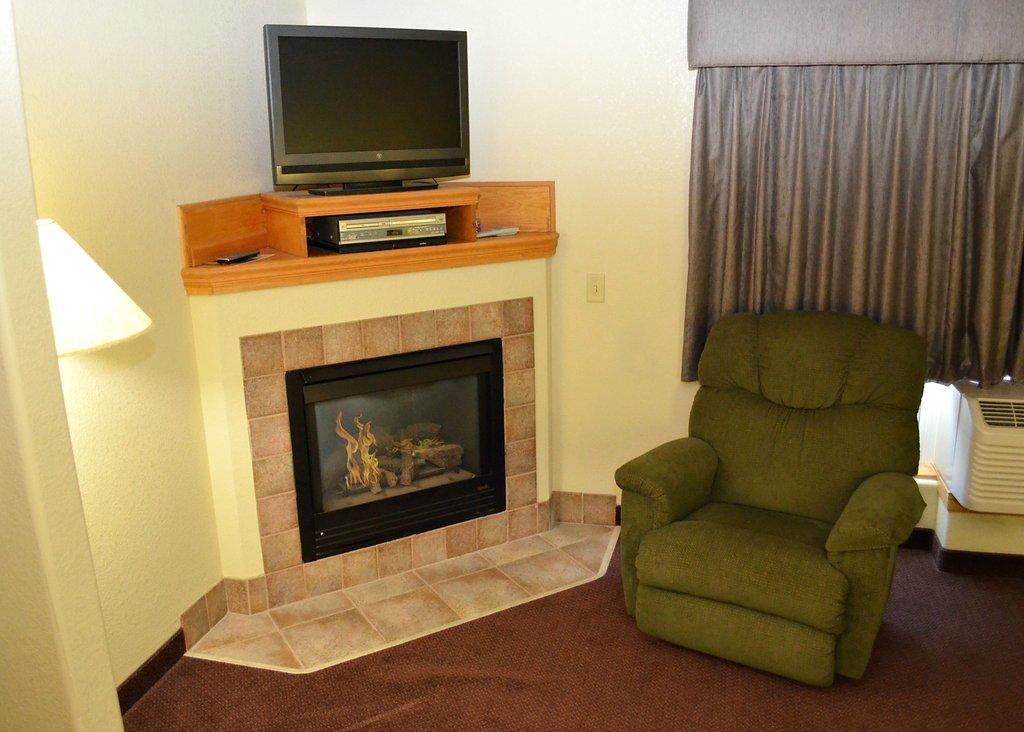 Fossil Creek Hotel & Suites Russell Eksteriør bilde