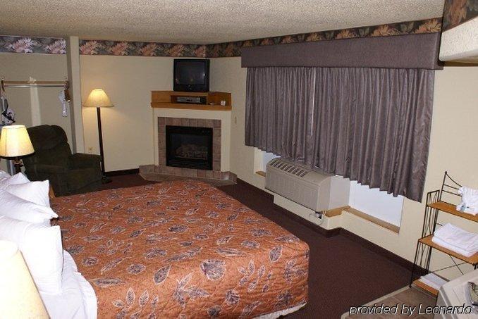 Fossil Creek Hotel & Suites Russell Rom bilde