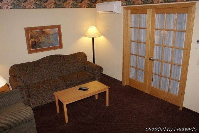 Fossil Creek Hotel & Suites Russell Rom bilde