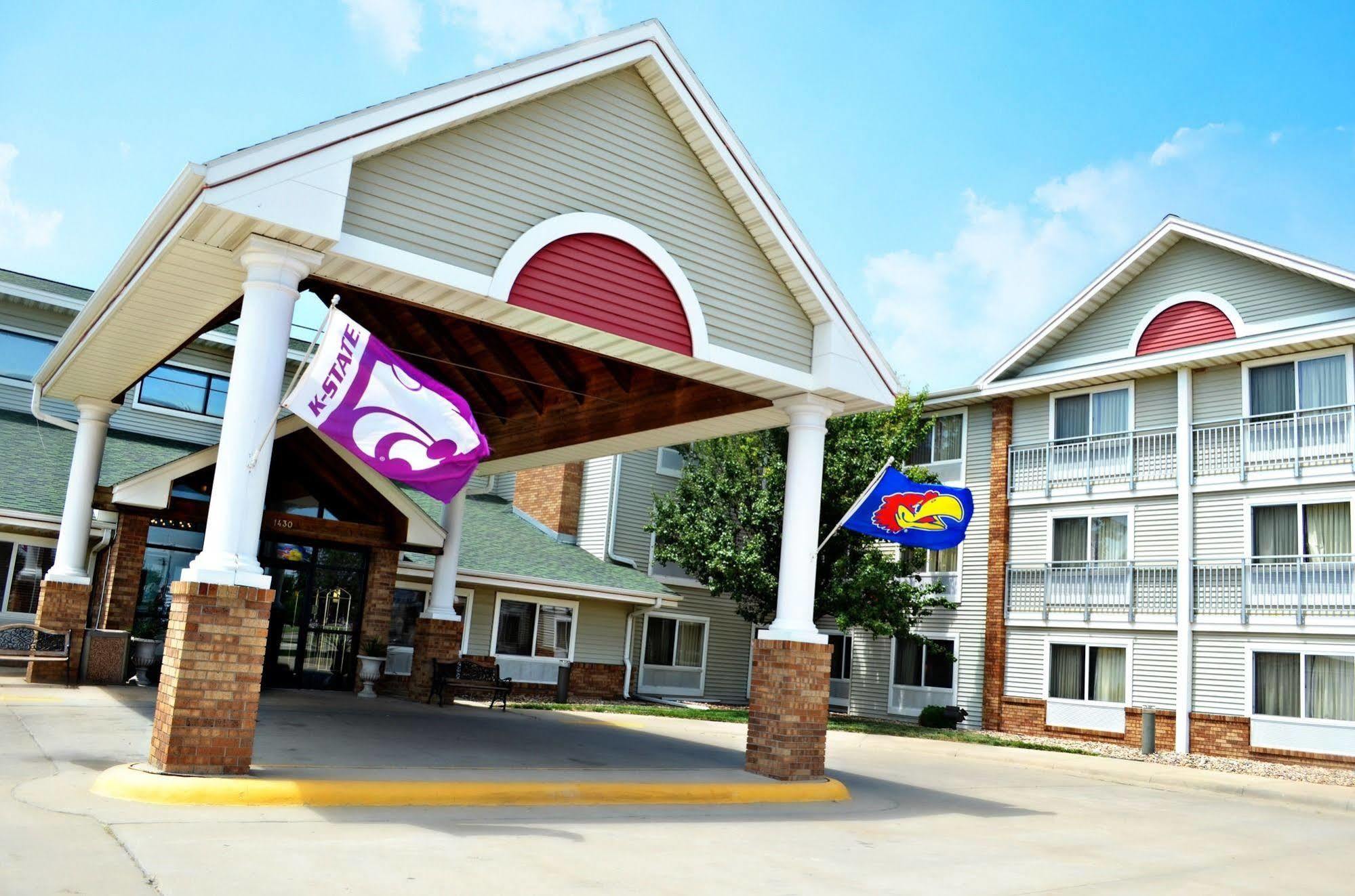 Fossil Creek Hotel & Suites Russell Eksteriør bilde
